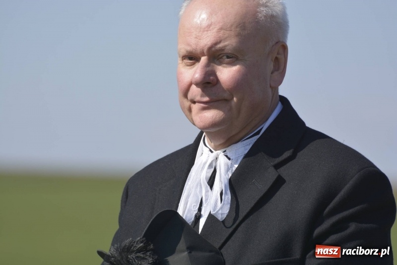 Zdjęcie w galerii na portalu naszraciborz.pl: Bieńkowicka procesja z biskupem Rudolfem wiadomości z regionu