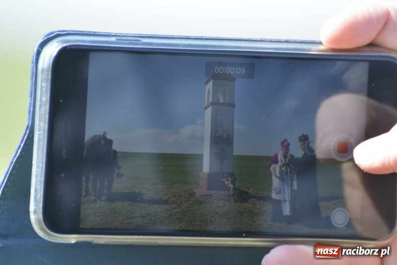Zdjęcie w galerii na portalu naszraciborz.pl: Bieńkowicka procesja z biskupem Rudolfem wiadomości z regionu