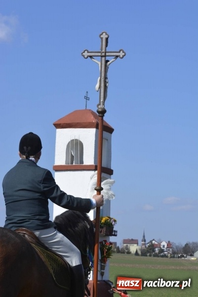 Zdjęcie w galerii na portalu naszraciborz.pl: Bieńkowicka procesja z biskupem Rudolfem wiadomości z regionu