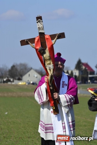 Zdjęcie w galerii na portalu naszraciborz.pl: Bieńkowicka procesja z biskupem Rudolfem wiadomości z regionu