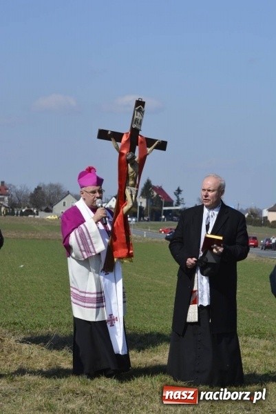 Zdjęcie w galerii na portalu naszraciborz.pl: Bieńkowicka procesja z biskupem Rudolfem wiadomości z regionu