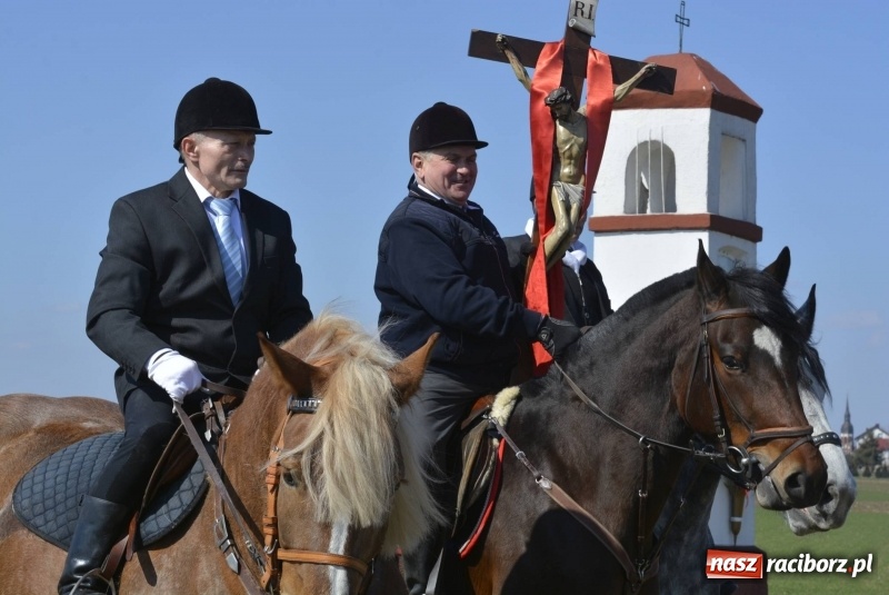 Zdjęcie w galerii na portalu naszraciborz.pl: Bieńkowicka procesja z biskupem Rudolfem wiadomości z regionu