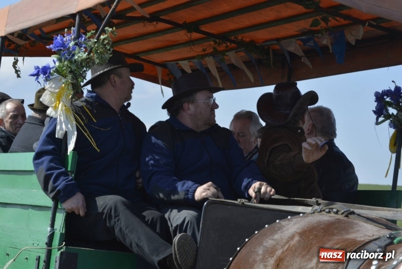 Zdjęcie w galerii na portalu naszraciborz.pl: Bieńkowicka procesja z biskupem Rudolfem wiadomości z regionu