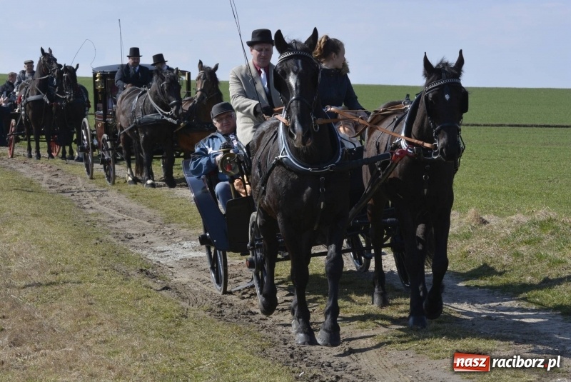 Zdjęcie w galerii na portalu naszraciborz.pl: Bieńkowicka procesja z biskupem Rudolfem wiadomości z regionu