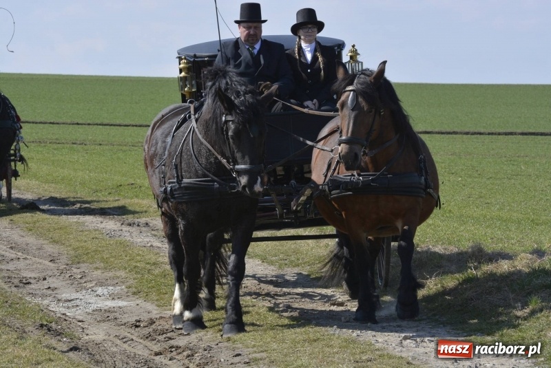 Zdjęcie w galerii na portalu naszraciborz.pl: Bieńkowicka procesja z biskupem Rudolfem wiadomości z regionu