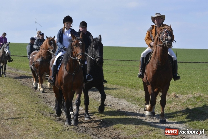 Zdjęcie w galerii na portalu naszraciborz.pl: Bieńkowicka procesja z biskupem Rudolfem wiadomości z regionu