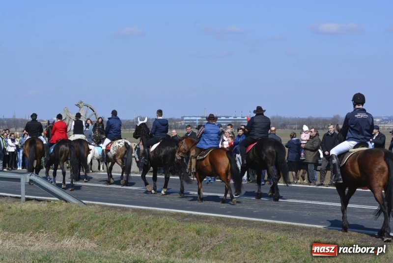 Zdjęcie w galerii na portalu naszraciborz.pl: Bieńkowicka procesja z biskupem Rudolfem wiadomości z regionu