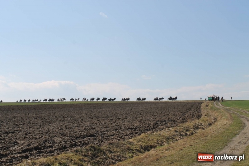 Zdjęcie w galerii na portalu naszraciborz.pl: Bieńkowicka procesja z biskupem Rudolfem wiadomości z regionu