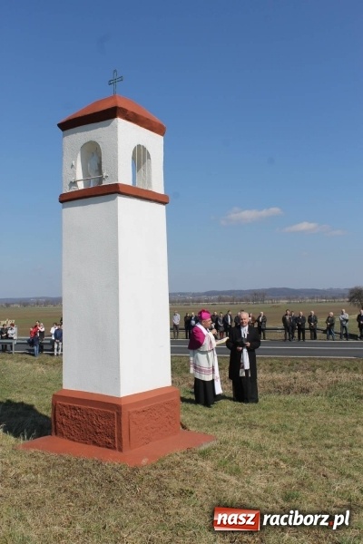 Zdjęcie w galerii na portalu naszraciborz.pl: Bieńkowicka procesja z biskupem Rudolfem wiadomości z regionu
