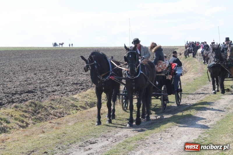 Zdjęcie w galerii na portalu naszraciborz.pl: Bieńkowicka procesja z biskupem Rudolfem wiadomości z regionu
