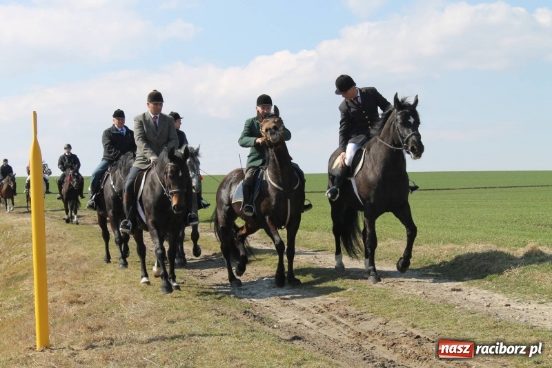 Zdjęcie w galerii na portalu naszraciborz.pl: Bieńkowicka procesja z biskupem Rudolfem wiadomości z regionu
