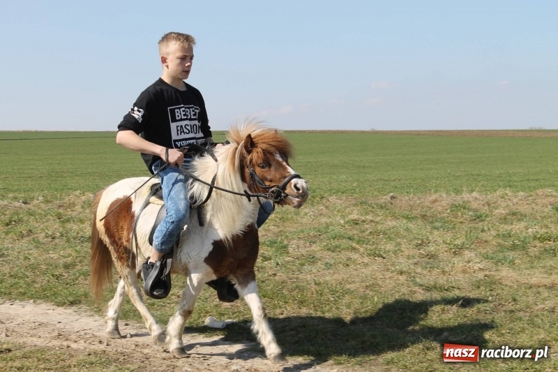 Zdjęcie w galerii na portalu naszraciborz.pl: Bieńkowicka procesja z biskupem Rudolfem wiadomości z regionu