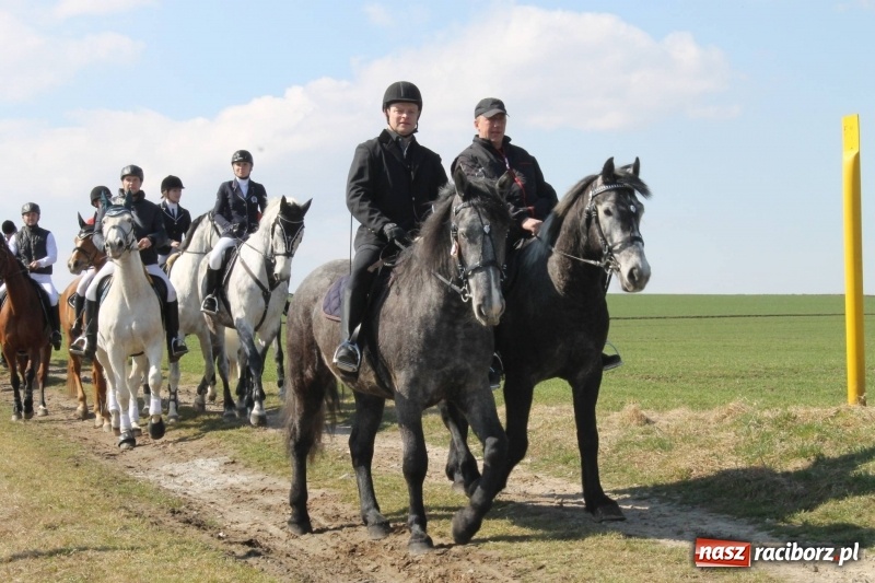 Zdjęcie w galerii na portalu naszraciborz.pl: Bieńkowicka procesja z biskupem Rudolfem wiadomości z regionu