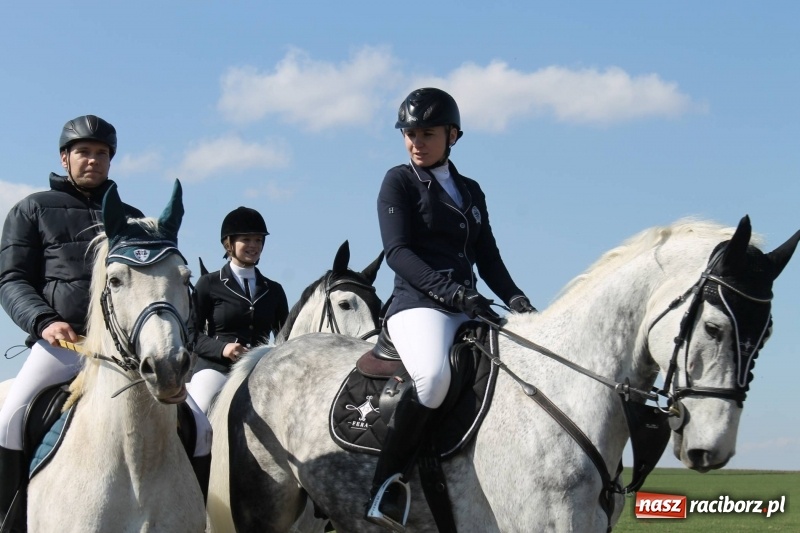 Zdjęcie w galerii na portalu naszraciborz.pl: Bieńkowicka procesja z biskupem Rudolfem wiadomości z regionu
