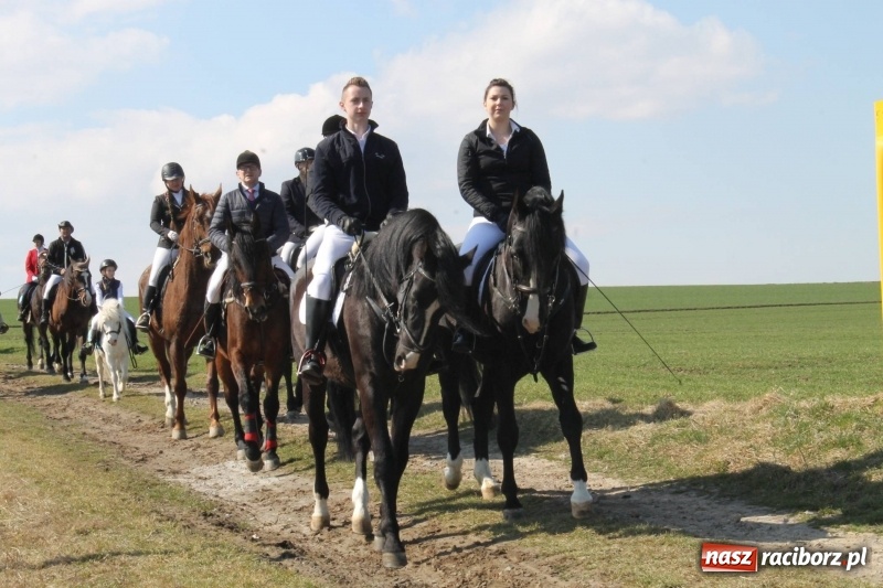 Zdjęcie w galerii na portalu naszraciborz.pl: Bieńkowicka procesja z biskupem Rudolfem wiadomości z regionu