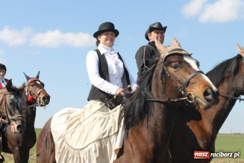 Zdjęcie w galerii na portalu naszraciborz.pl: Bieńkowicka procesja z biskupem Rudolfem wiadomości z regionu