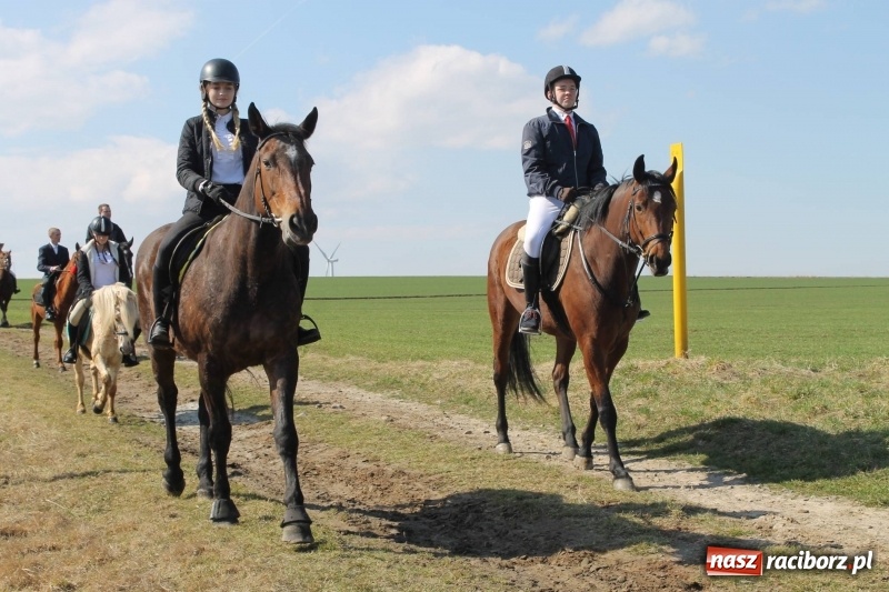 Zdjęcie w galerii na portalu naszraciborz.pl: Bieńkowicka procesja z biskupem Rudolfem wiadomości z regionu