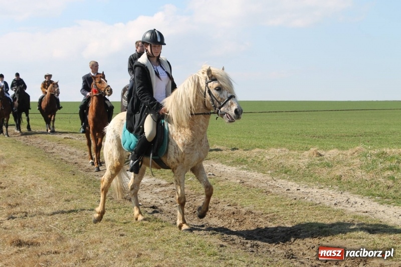 Zdjęcie w galerii na portalu naszraciborz.pl: Bieńkowicka procesja z biskupem Rudolfem wiadomości z regionu