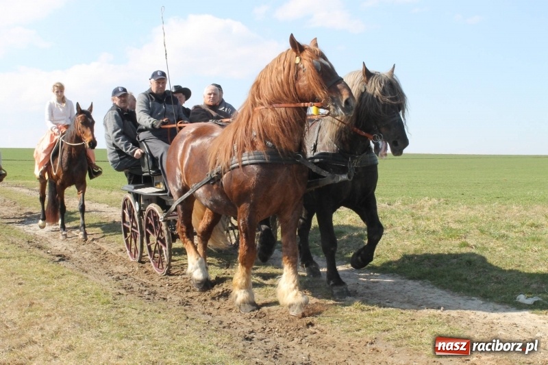 Zdjęcie w galerii na portalu naszraciborz.pl: Bieńkowicka procesja z biskupem Rudolfem wiadomości z regionu