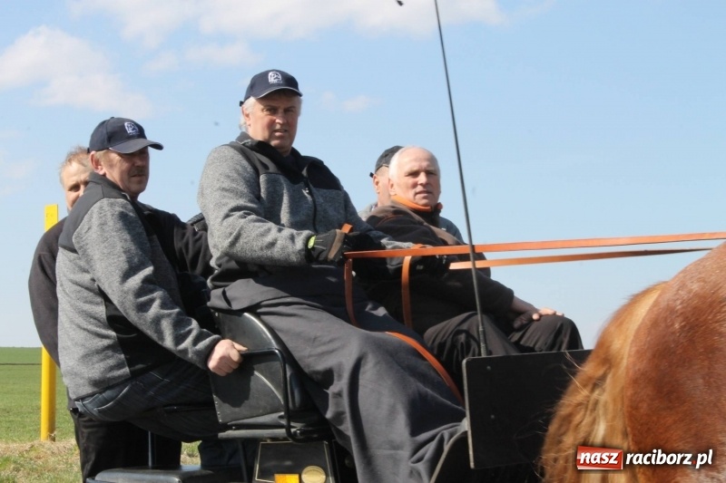 Zdjęcie w galerii na portalu naszraciborz.pl: Bieńkowicka procesja z biskupem Rudolfem wiadomości z regionu