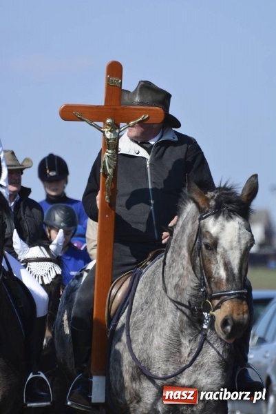 Zdjęcie w galerii na portalu naszraciborz.pl: Wielkanocna procesja konna w Raciborzu-Sudole wiadomości z regionu