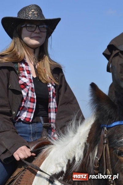 Zdjęcie w galerii na portalu naszraciborz.pl: Wielkanocna procesja konna w Raciborzu-Sudole wiadomości z regionu