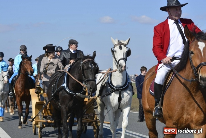 Zdjęcie w galerii na portalu naszraciborz.pl: Wielkanocna procesja konna w Raciborzu-Sudole wiadomości z regionu