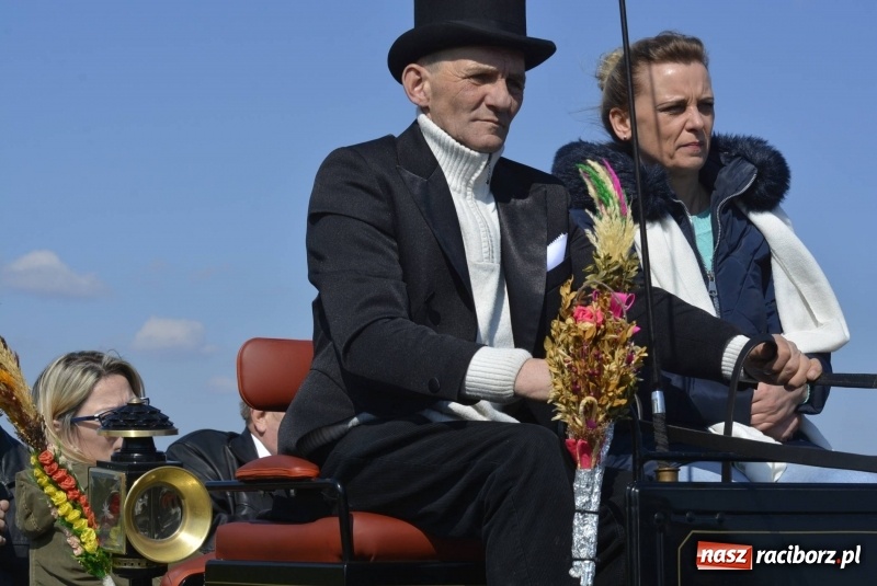 Zdjęcie w galerii na portalu naszraciborz.pl: Wielkanocna procesja konna w Raciborzu-Sudole wiadomości z regionu