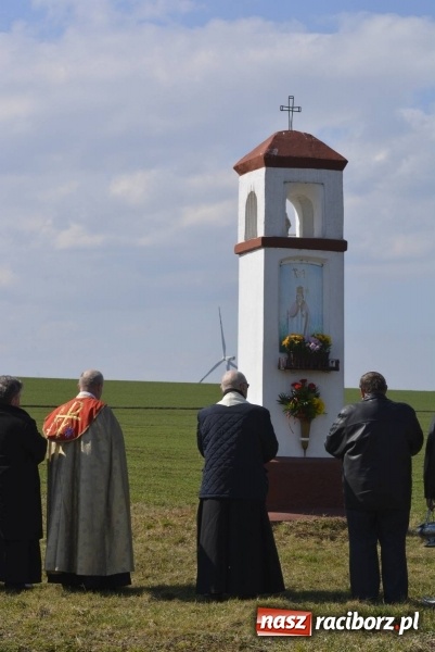 Zdjęcie w galerii na portalu naszraciborz.pl: Wielkanocna procesja konna w Raciborzu-Sudole wiadomości z regionu