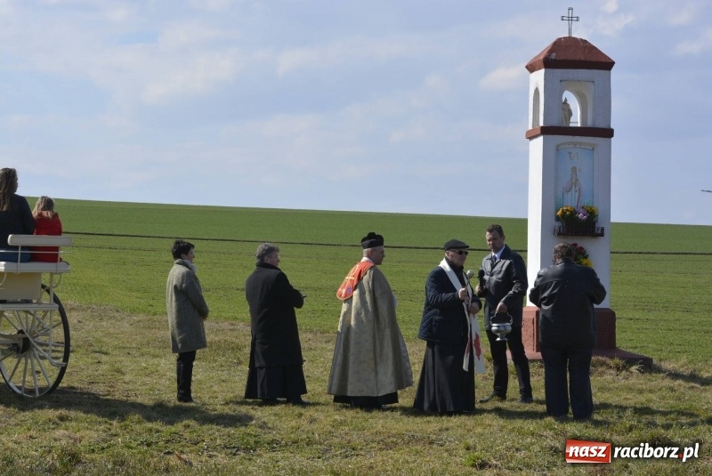 Zdjęcie w galerii na portalu naszraciborz.pl: Wielkanocna procesja konna w Raciborzu-Sudole wiadomości z regionu