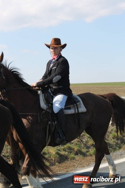 Zdjęcie w galerii na portalu naszraciborz.pl: Wielkanocna procesja konna w Raciborzu-Sudole wiadomości z regionu
