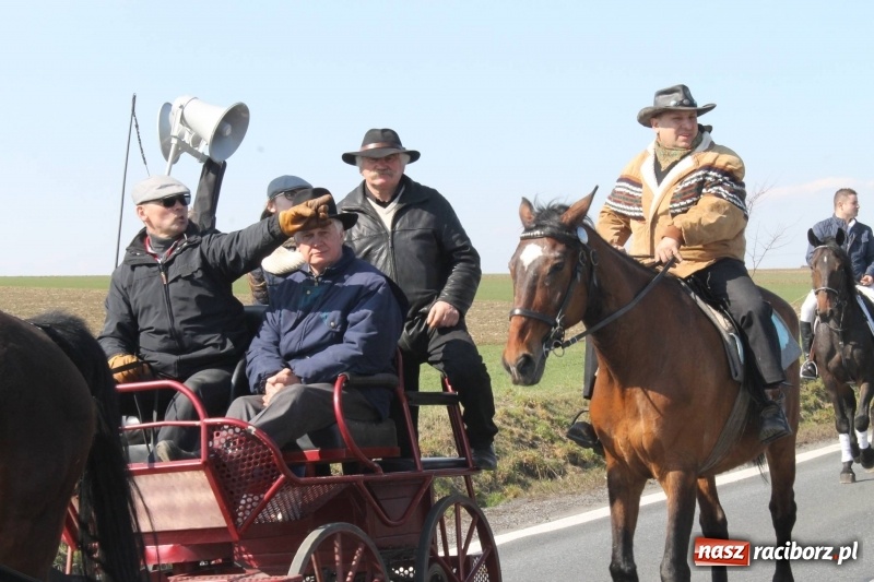 Zdjęcie w galerii na portalu naszraciborz.pl: Wielkanocna procesja konna w Raciborzu-Sudole wiadomości z regionu