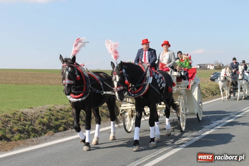 Zdjęcie w galerii na portalu naszraciborz.pl: Wielkanocna procesja konna w Raciborzu-Sudole wiadomości z regionu