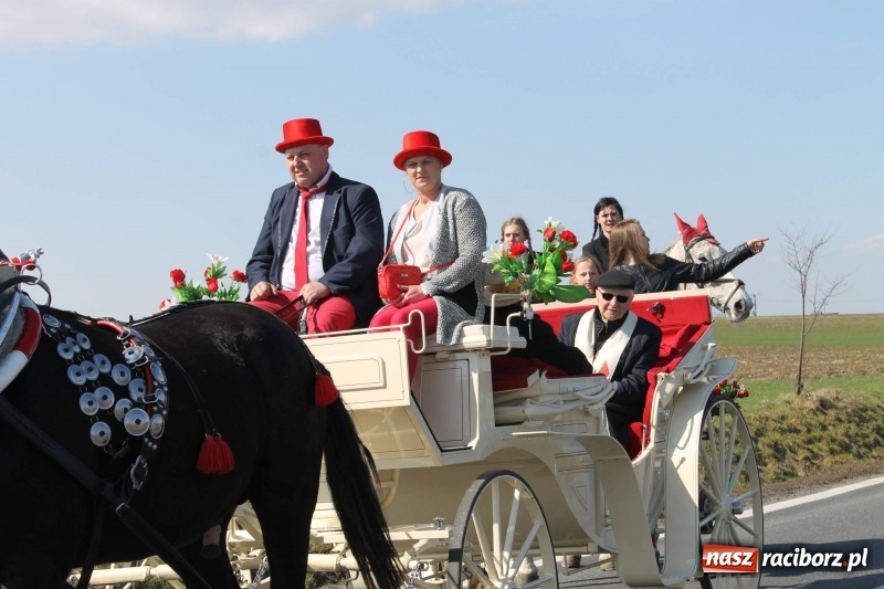 Zdjęcie w galerii na portalu naszraciborz.pl: Wielkanocna procesja konna w Raciborzu-Sudole wiadomości z regionu