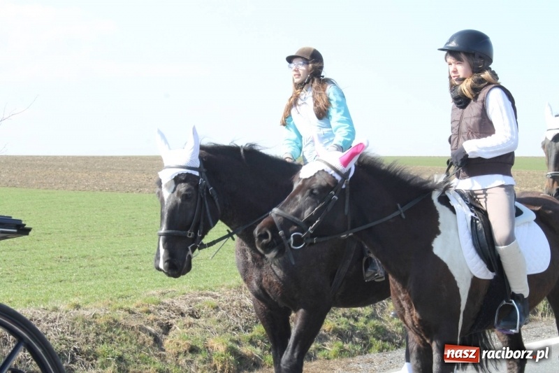 Zdjęcie w galerii na portalu naszraciborz.pl: Wielkanocna procesja konna w Raciborzu-Sudole wiadomości z regionu