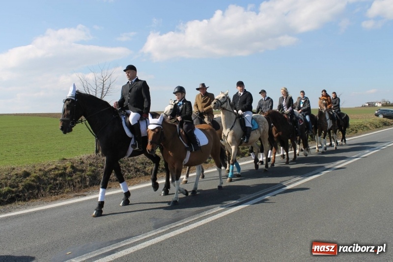 Zdjęcie w galerii na portalu naszraciborz.pl: Wielkanocna procesja konna w Raciborzu-Sudole wiadomości z regionu