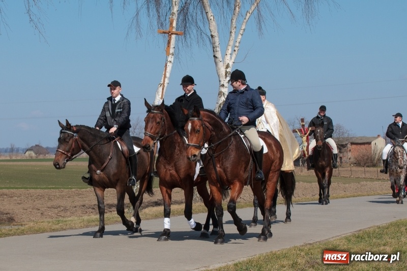 Zdjęcie w galerii na portalu naszraciborz.pl: Konny Festyn Wielkanocny w Pietrowicach Wielkich FOTO i WIDEO wiadomości z regionu