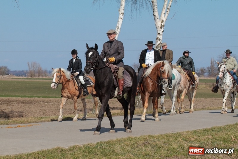 Zdjęcie w galerii na portalu naszraciborz.pl: Konny Festyn Wielkanocny w Pietrowicach Wielkich FOTO i WIDEO wiadomości z regionu