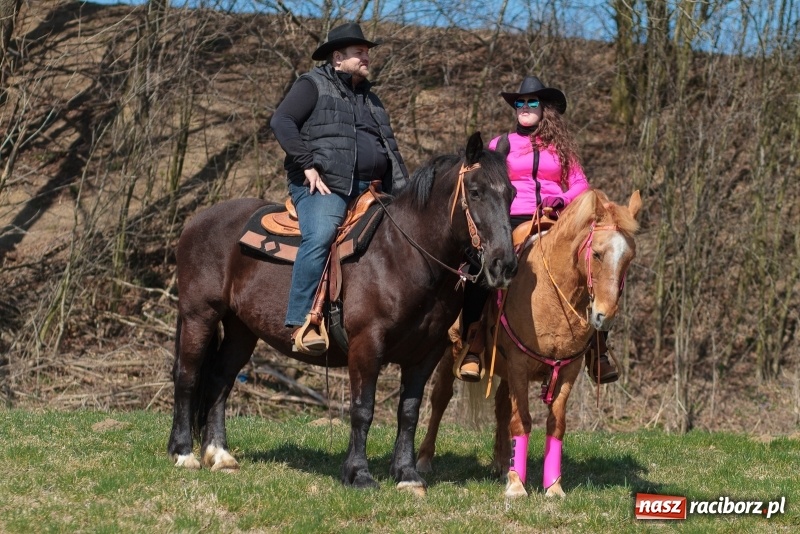 Zdjęcie w galerii na portalu naszraciborz.pl: Konny Festyn Wielkanocny w Pietrowicach Wielkich FOTO i WIDEO wiadomości z regionu