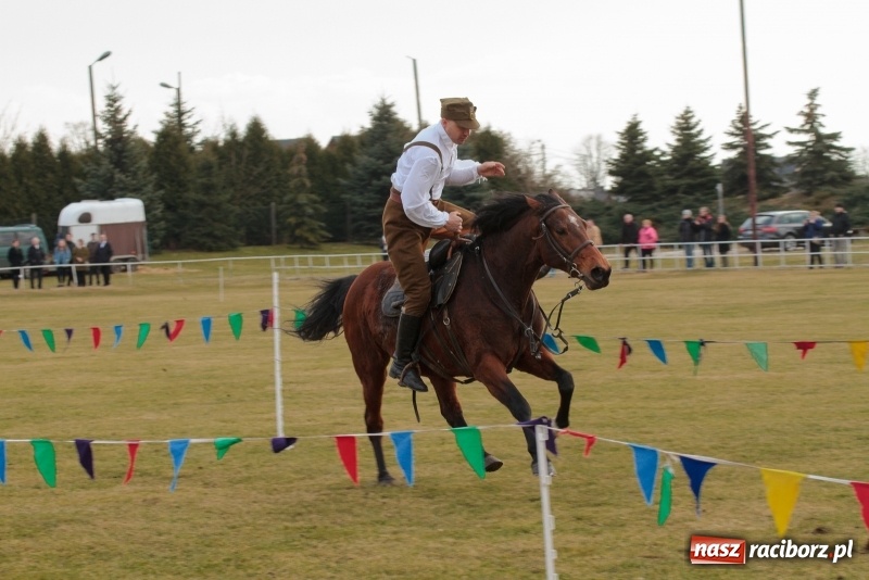Zdjęcie w galerii na portalu naszraciborz.pl: Konny Festyn Wielkanocny w Pietrowicach Wielkich FOTO i WIDEO wiadomości z regionu