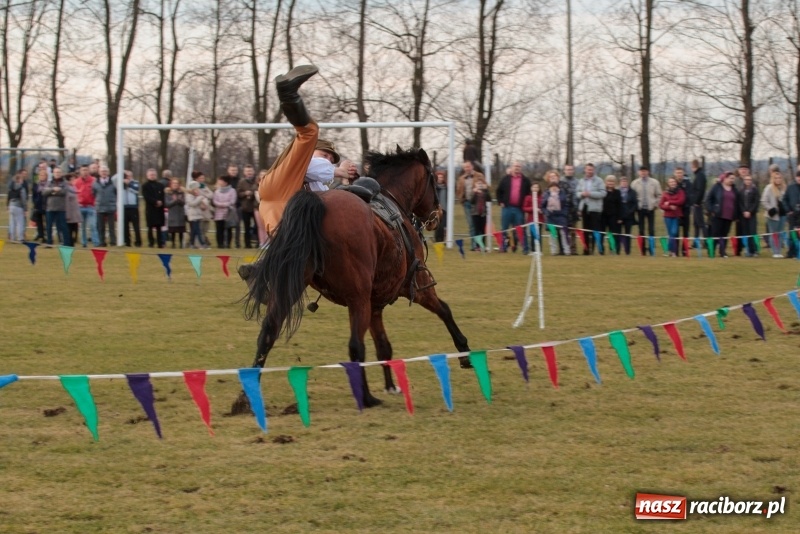 Zdjęcie w galerii na portalu naszraciborz.pl: Konny Festyn Wielkanocny w Pietrowicach Wielkich FOTO i WIDEO wiadomości z regionu
