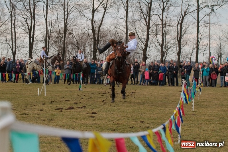 Zdjęcie w galerii na portalu naszraciborz.pl: Konny Festyn Wielkanocny w Pietrowicach Wielkich FOTO i WIDEO wiadomości z regionu
