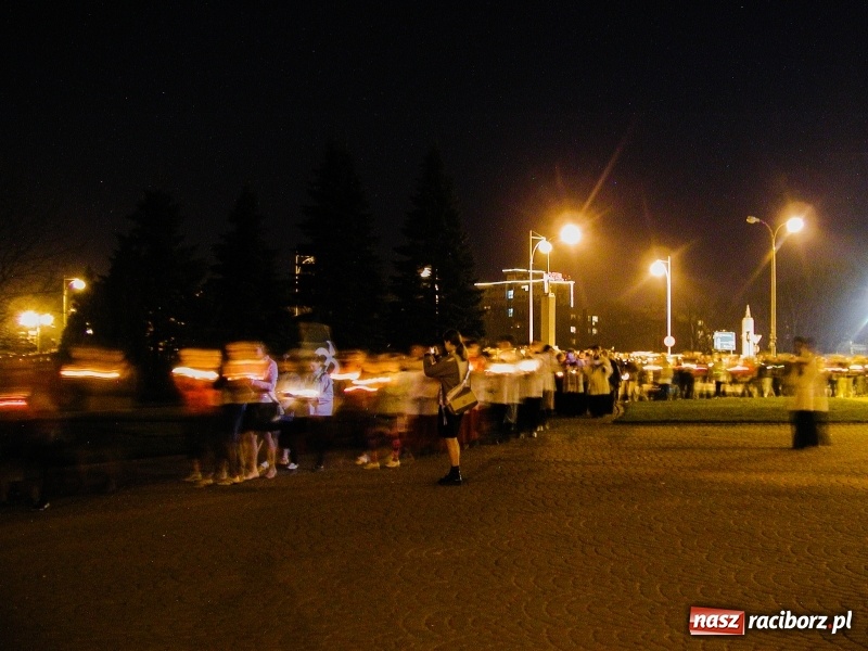 Zdjęcie w galerii na portalu naszraciborz.pl: Pamiętacie jak Racibórz żegnał w 2005 roku Ojca Świętego Jana Pawła II FOTO  wiadomości z regionu