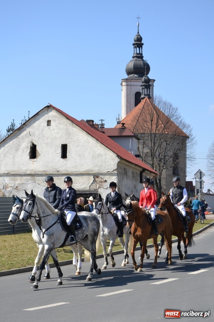 Zdjęcie w galerii na portalu naszraciborz.pl: Bieńkowickie rajtowanie - jeźdźcy mocno chwycili za lejce FOTO i WIDEO wiadomości z regionu