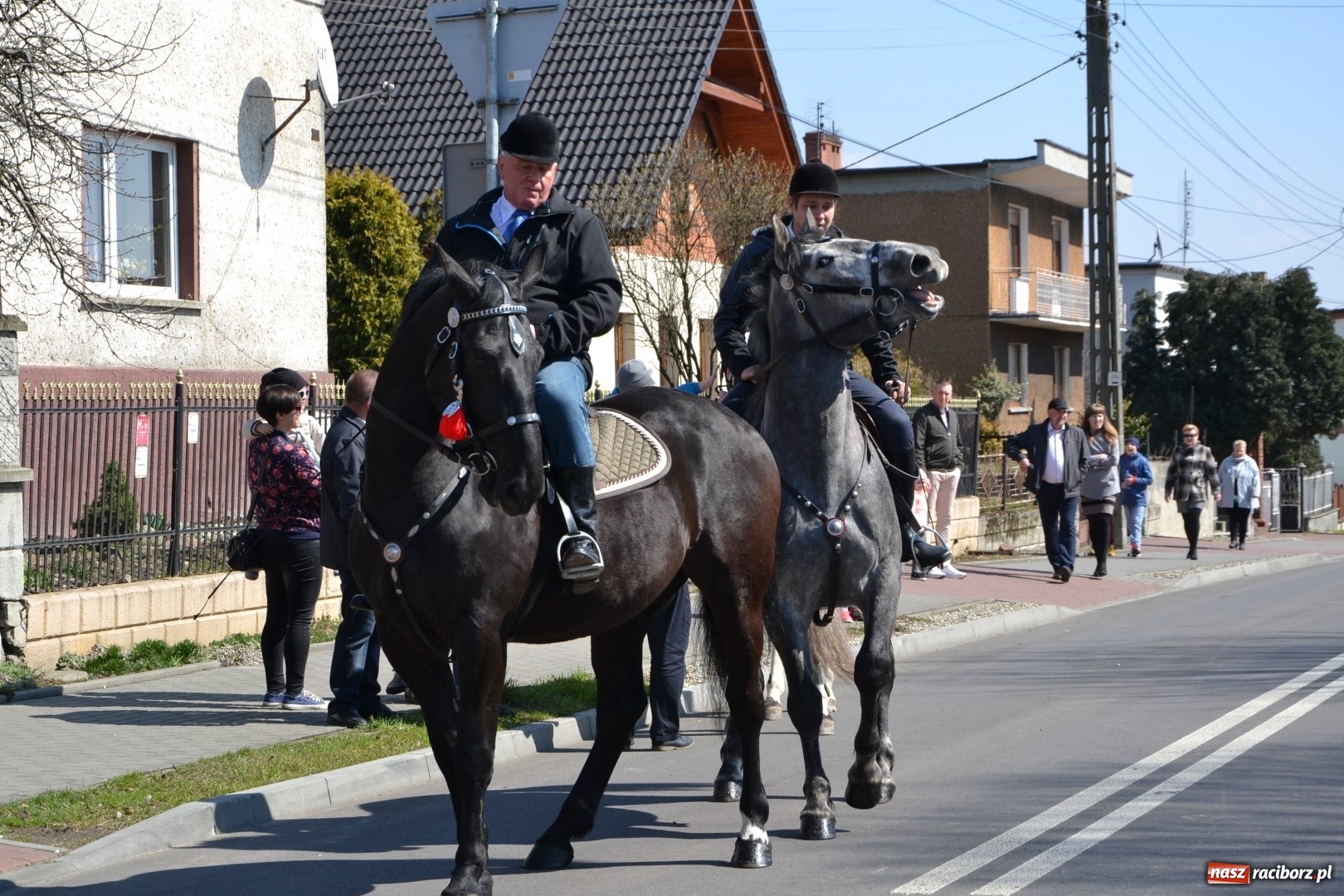 Zdjęcie w galerii na portalu naszraciborz.pl: Bieńkowickie rajtowanie - jeźdźcy mocno chwycili za lejce FOTO i WIDEO wiadomości z regionu