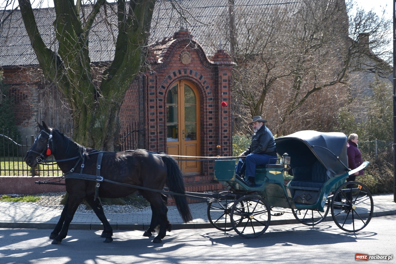 Zdjęcie w galerii na portalu naszraciborz.pl: Bieńkowickie rajtowanie - jeźdźcy mocno chwycili za lejce FOTO i WIDEO wiadomości z regionu