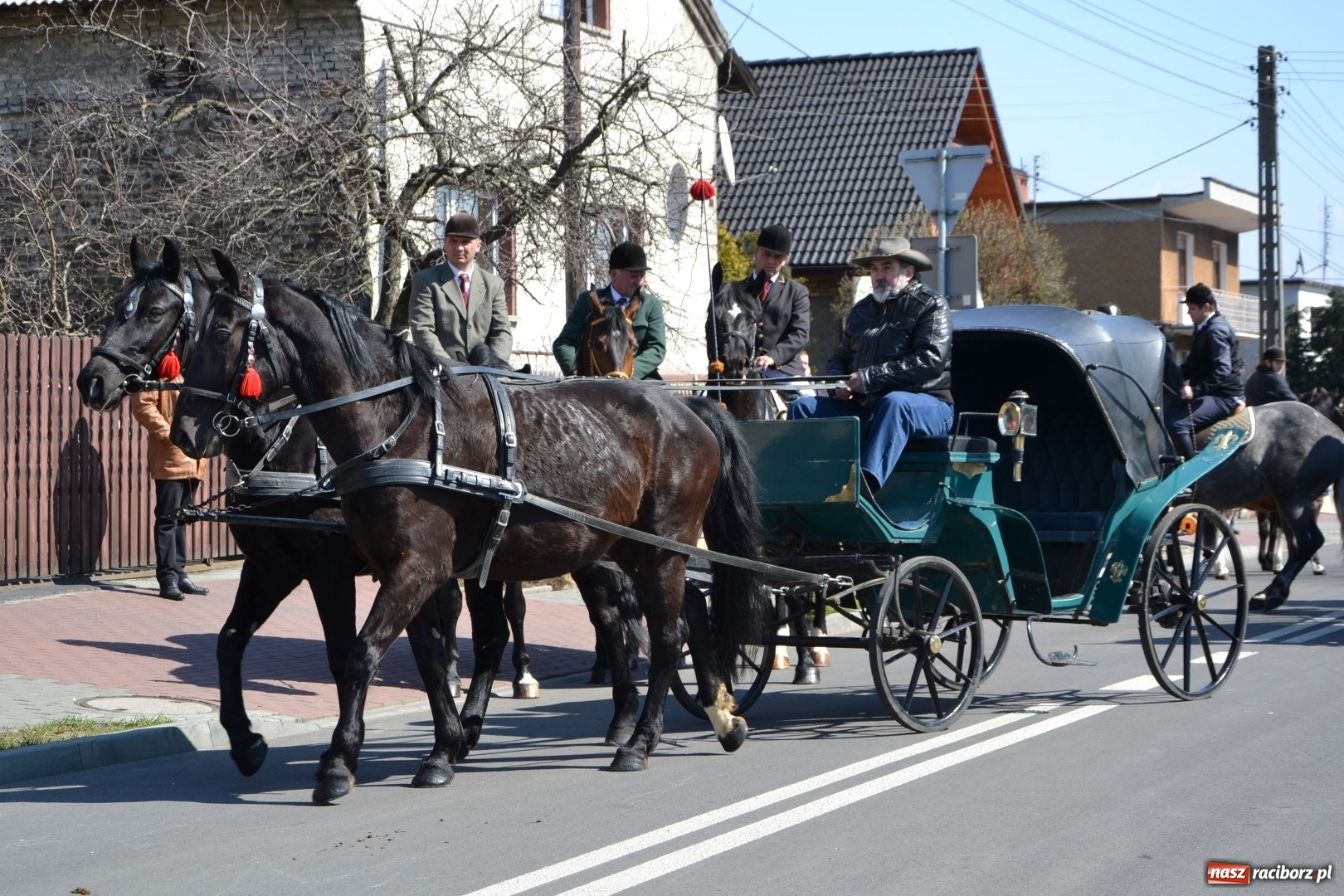Zdjęcie w galerii na portalu naszraciborz.pl: Bieńkowickie rajtowanie - jeźdźcy mocno chwycili za lejce FOTO i WIDEO wiadomości z regionu