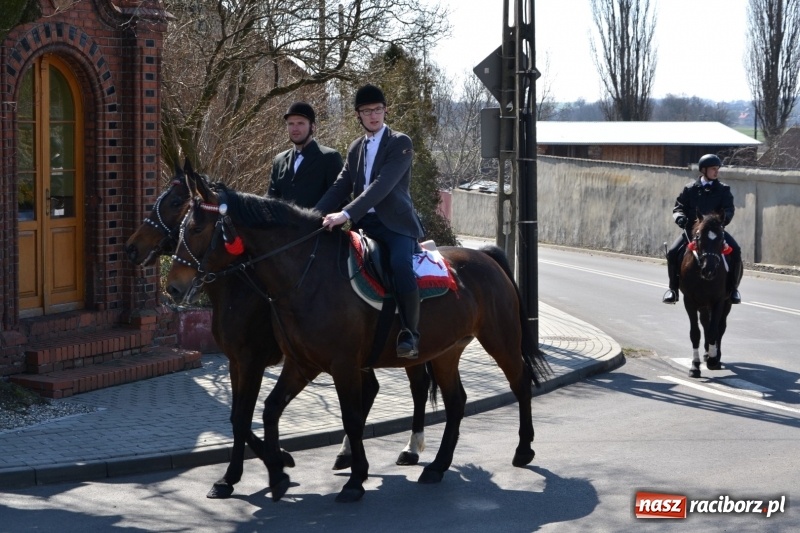 Zdjęcie w galerii na portalu naszraciborz.pl: Bieńkowickie rajtowanie - jeźdźcy mocno chwycili za lejce FOTO i WIDEO wiadomości z regionu