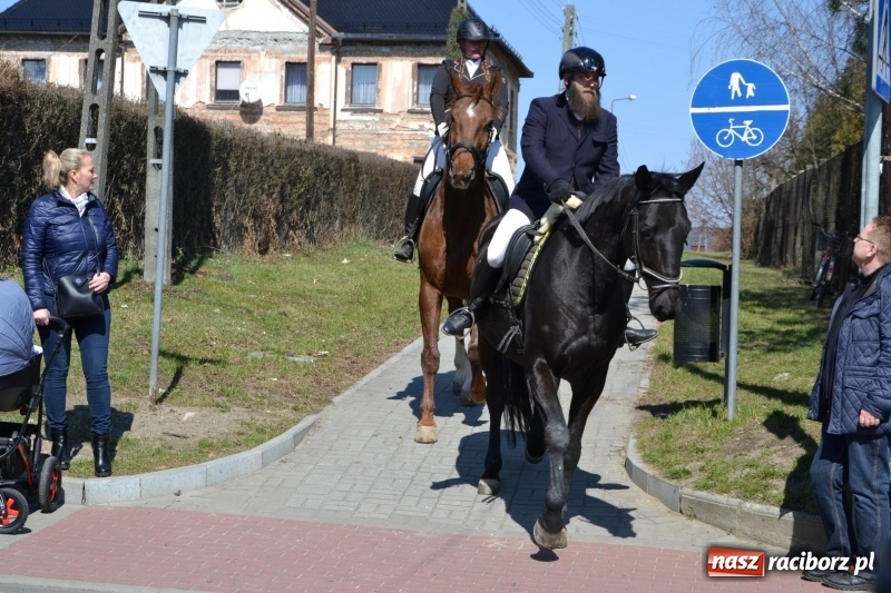 Zdjęcie w galerii na portalu naszraciborz.pl: Bieńkowickie rajtowanie - jeźdźcy mocno chwycili za lejce FOTO i WIDEO wiadomości z regionu