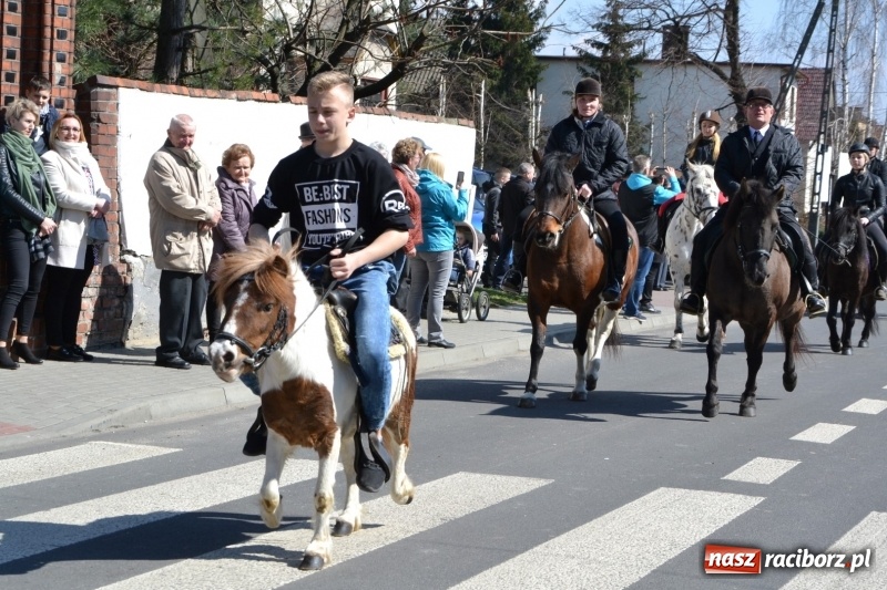 Zdjęcie w galerii na portalu naszraciborz.pl: Bieńkowickie rajtowanie - jeźdźcy mocno chwycili za lejce FOTO i WIDEO wiadomości z regionu